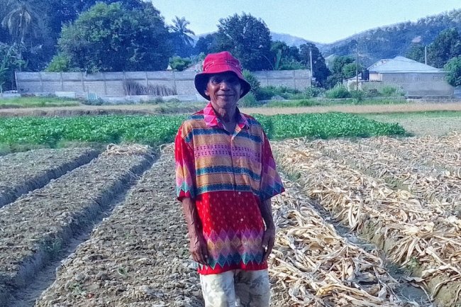 Agrikultór Santiago Husu Ba Governu Atu Kanaliza Bee Ho Di’ak Ba Agrikultór Sira