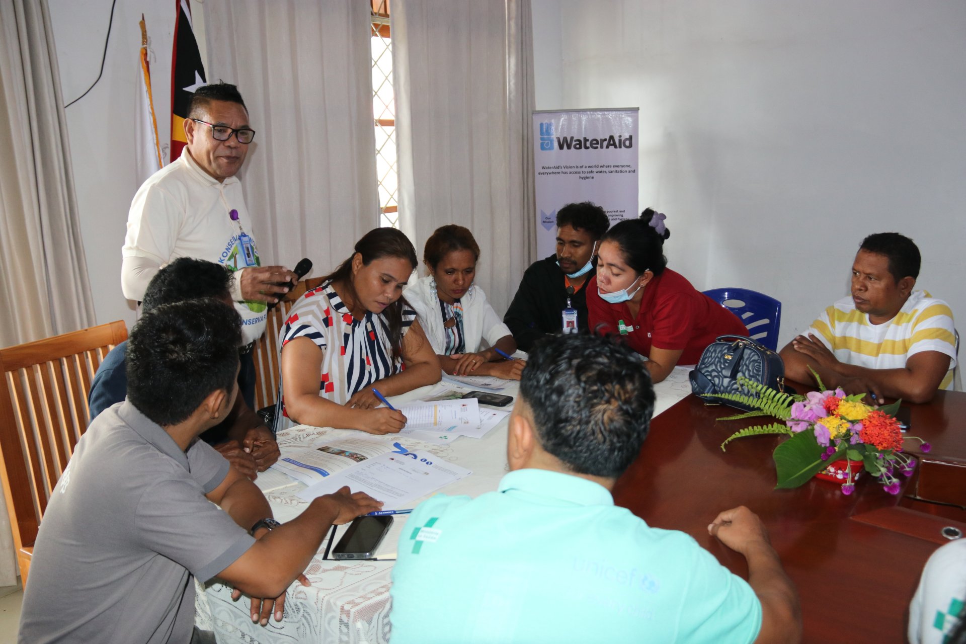 WaterAid Timor-Leste Fornese Treinamentu Operasaun no Manutensaun Fasilidade BESI Inkluzivu iha Fasilidade Kuidadu Saúde (FKS) ba Pesoál Saúde sira iha Munisipiu Liquiçá