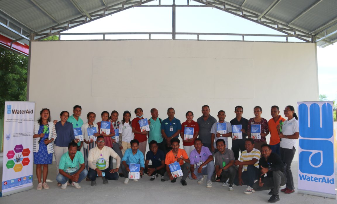 WaterAid Timor-Leste Fornese Treinamentu Operasaun no Manutensaun Fasilidade BESI Inkluzivu iha Fasilidade Kuidadu Saúde (FKS) ba Pesoál Saúde sira iha Munisipiu Liquiçá